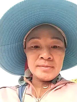 Snapshot of Neoone_1 chatting on 04/09/26, 12:32 Neoone 1 online show from 04/09/26, 12:32