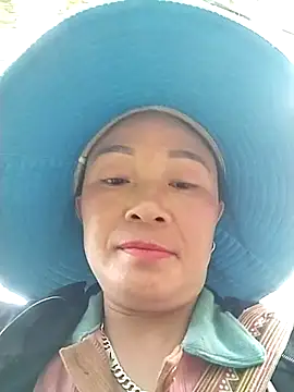 Snapshot of Neoone_1 chatting on 04/11/26, 07:45 Neoone 1 online show from 04/11/26, 07:45