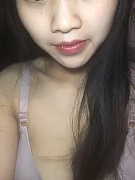 Snapshot of uyensexy chatting on 02/04/26, 03:40 uyensexy online show from 02/04/26, 03:40