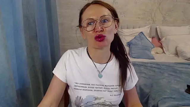 MarinaOnebest online show from 05/19/26, 02:56
