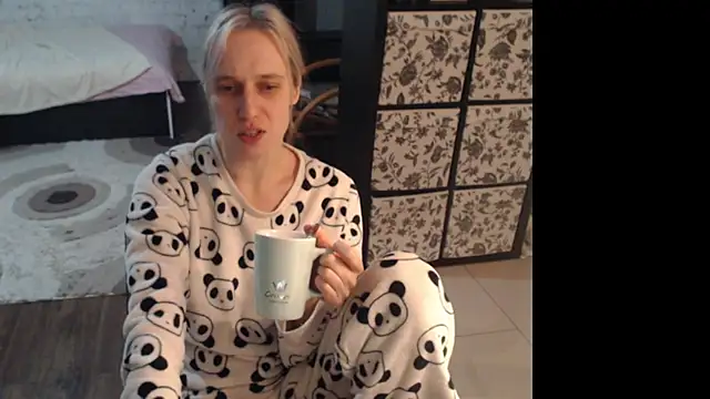 Snapshot of Your_guilty_pleasure1 chatting on 02/19/26, 02:18 Your guilty pleasure1 online show from 02/19/26, 02:18