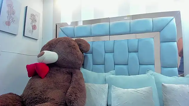 crystalstonee online show from 02/14/26, 07:54