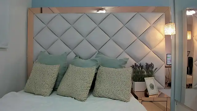 crystalstonee online show from 05/26/26, 11:12