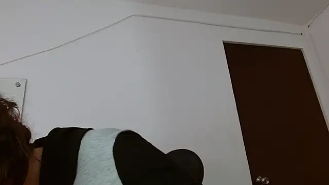 ElaMurray02 online show from 04/28/26, 12:10