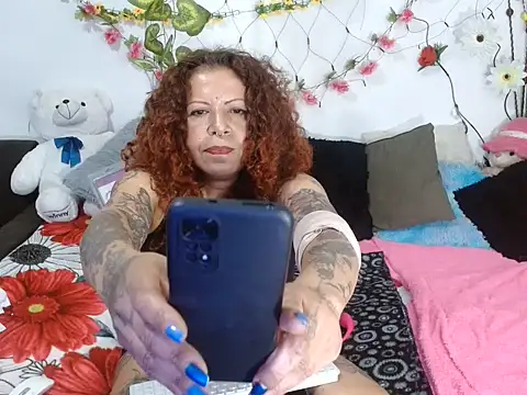Snapshot of Mariposa_tatto chatting on 05/28/26, 07:11 Mariposa tatto online show from 05/28/26, 07:11