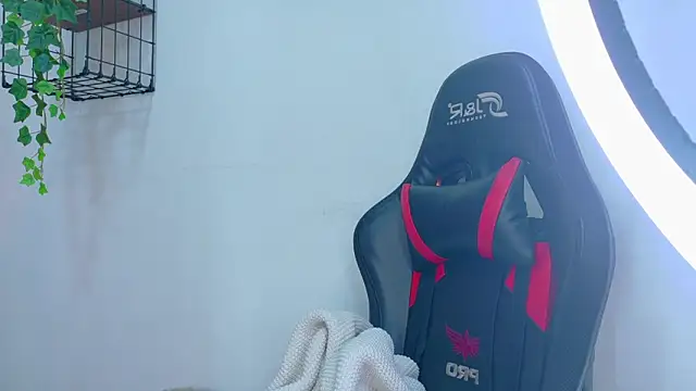 AnnieRouse   online show from 02/05/26, 11:48