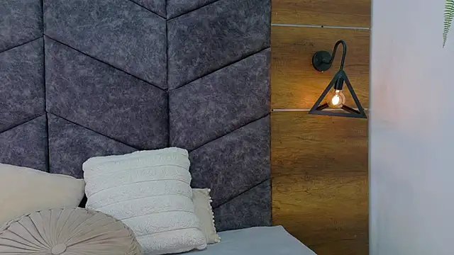 AnnieRouse   online show from 03/10/26, 11:37