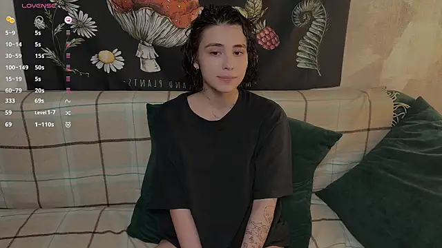 Snapshot of fullofluv chatting on 04/05/26, 09:12 fullofluv online show from 04/05/26, 09:12