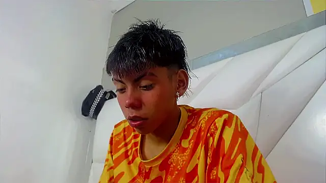 Liarr  online show from 04/12/26, 08:47