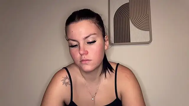 kiaraaaa75 online show from 02/03/26, 06:24