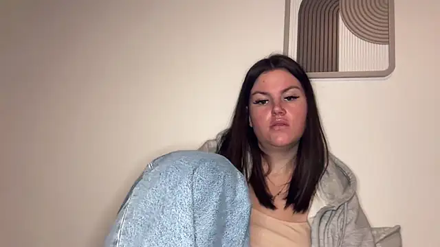 kiaraaaa75 online show from 02/04/26, 05:19