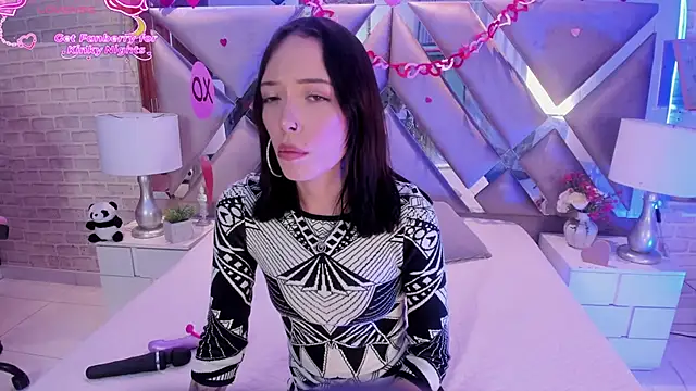 Snapshot of HarperrWest chatting on 02/14/26, 09:00 HarperrWest online show from 02/14/26, 09:00