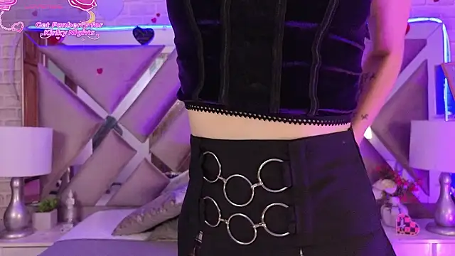 Snapshot of HarperrWest chatting on 02/23/26, 08:28 HarperrWest online show from 02/23/26, 08:28