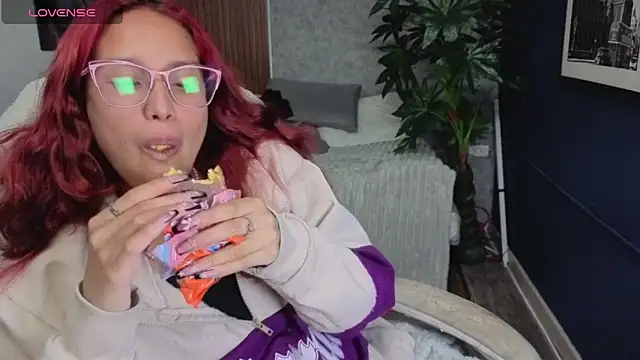 saphire  online show from 04/05/26, 01:14