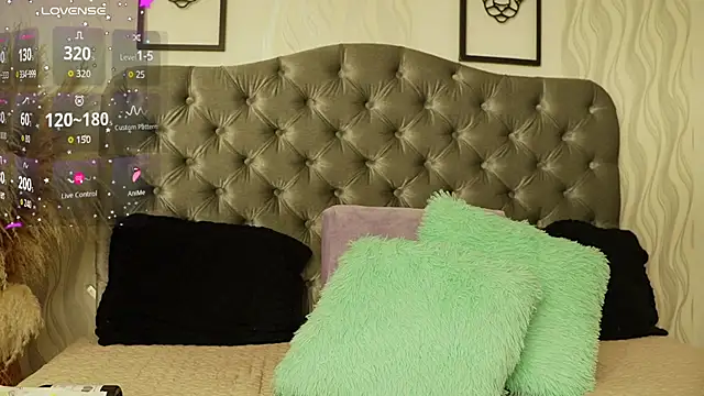 katt eyes  online show from 04/13/26, 01:38