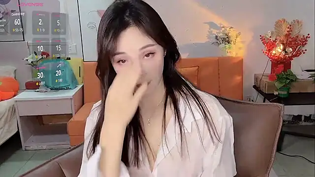 Snapshot of Lisa-295188 chatting on 02/05/26, 10:31 Lisa-295188 online show from 02/05/26, 10:31