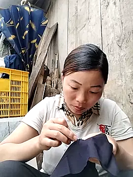 Ella-aa online show from 05/23/26, 03:23