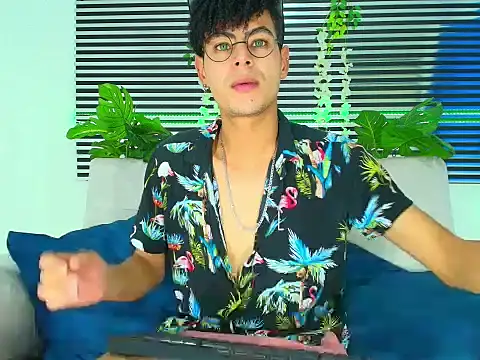 ThiiagoSaeenz online show from 02/05/26, 03:11