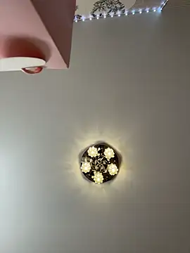 Snapshot of MiaTee chatting on 02/03/26, 06:40 MiaTee online show from 02/03/26, 06:40