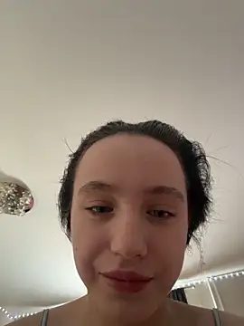 Snapshot of MiaTee chatting on 02/04/26, 04:07 MiaTee online show from 02/04/26, 04:07