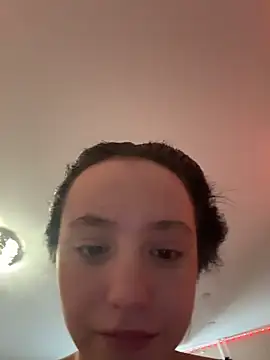 Snapshot of MiaTee chatting on 02/10/26, 03:54 MiaTee online show from 02/10/26, 03:54