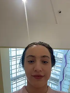 Snapshot of MiaTee chatting on 02/15/26, 07:51 MiaTee online show from 02/15/26, 07:51