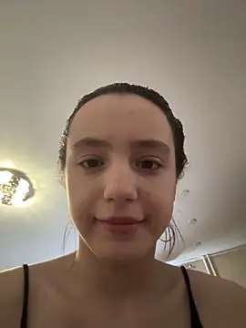 Snapshot of MiaTee chatting on 03/01/26, 02:02 MiaTee online show from 03/01/26, 02:02