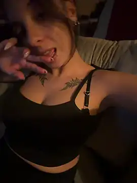 Sweetgirl44hott online show from 04/04/26, 02:21