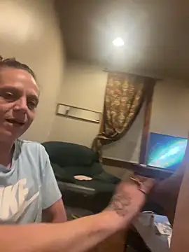 Snapshot of mileslongdeep chatting on 06/15/26, 02:03 mileslongdeep online show from 06/15/26, 02:03