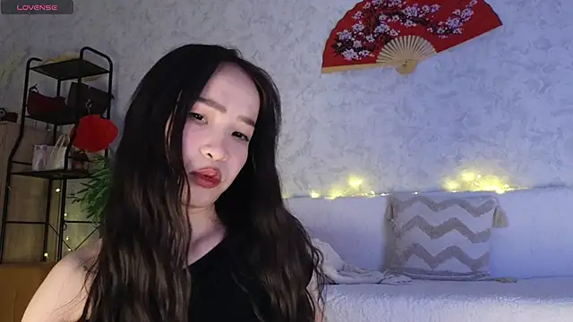 Snapshot of saya_li11 chatting on 02/19/26, 04:14 saya li11 online show from 02/19/26, 04:14