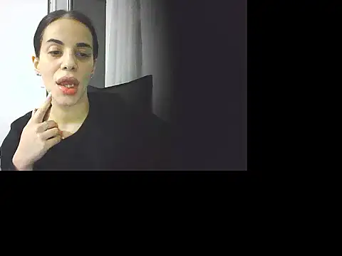 Snapshot of LuxxuryAnne chatting on 02/25/26, 09:02 LuxxuryAnne online show from 02/25/26, 09:02