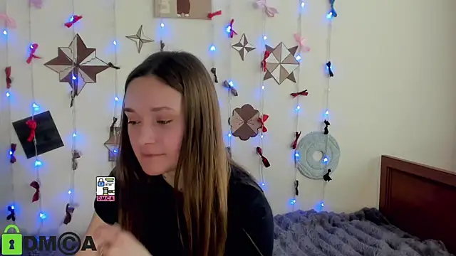 Snapshot of Elina_X chatting on 06/19/26, 01:04 Elina X online show from 06/19/26, 01:04