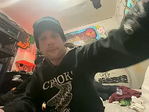 Snapshot of gothboiplzty chatting on 02/10/26, 10:36 gothboiplzty online show from 02/10/26, 10:36