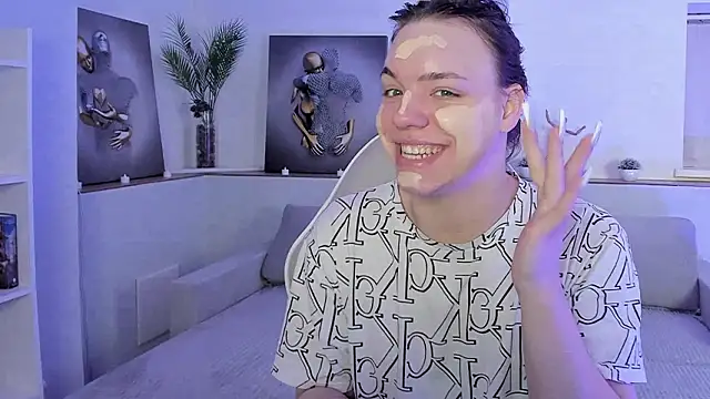 Snapshot of Madison_dolly chatting on 02/03/26, 02:10 Madison dolly online show from 02/03/26, 02:10