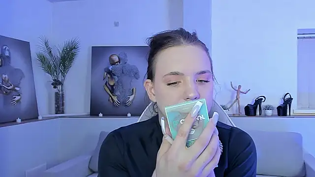 Snapshot of Madison_dolly chatting on 02/07/26, 02:04 Madison dolly online show from 02/07/26, 02:04