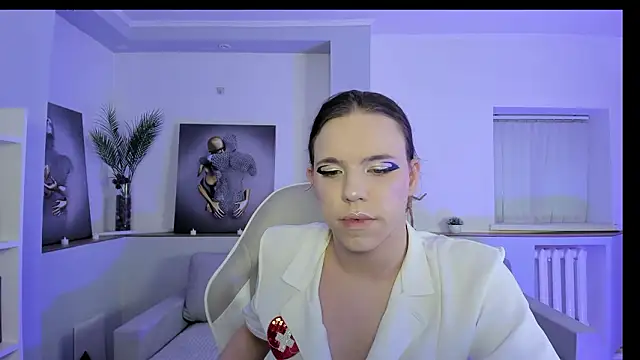 Snapshot of Madison_dolly chatting on 02/16/26, 02:07 Madison dolly online show from 02/16/26, 02:07