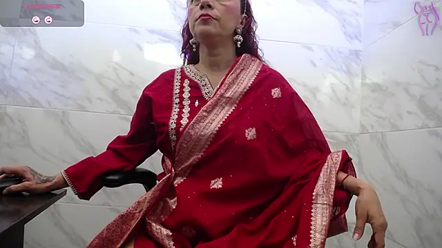 Snapshot of suhana_mature chatting on 02/13/26, 01:18 suhana mature online show from 02/13/26, 01:18