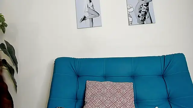 Snapshot of Victoria_Rosee chatting on 02/20/26, 01:11 Victoria Rosee online show from 02/20/26, 01:11