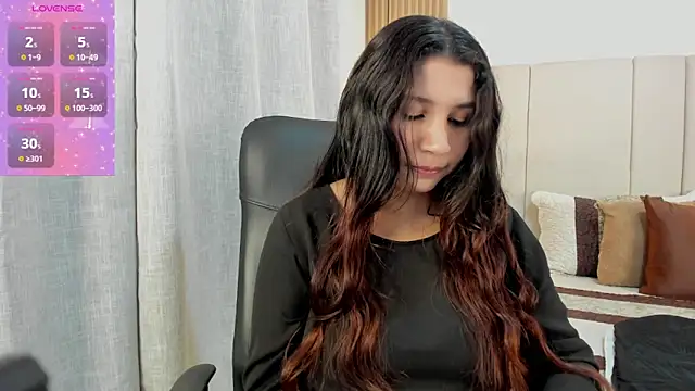 Snapshot of Victoria_Rosee chatting on 04/10/26, 12:32 Victoria Rosee online show from 04/10/26, 12:32