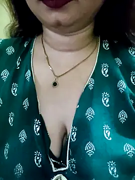 Snapshot of PARI51 chatting on 05/03/26, 12:38 PARI51 online show from 05/03/26, 12:38