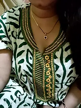 Snapshot of PARI51 chatting on 05/12/26, 08:17 PARI51 online show from 05/12/26, 08:17