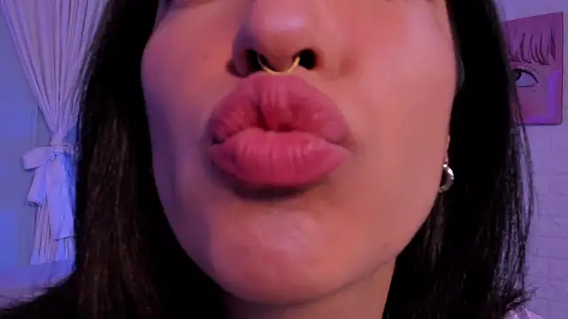 Snapshot of Cleo_Foxx chatting on 07/16/26, 12:00 Cleo Foxx online show from 07/16/26, 12:00