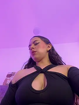 Annie bonnie  online show from 04/15/26, 11:39