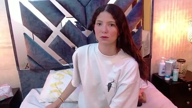 sofy bonnet online show from 02/18/26, 12:34