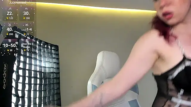 Snapshot of MiaTorres4 chatting on 02/17/26, 12:12 MiaTorres4 online show from 02/17/26, 12:12