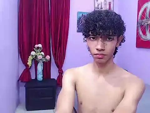 Snapshot of bigcock_twinks chatting on 02/10/26, 11:53 bigcock twinks online show from 02/10/26, 11:53