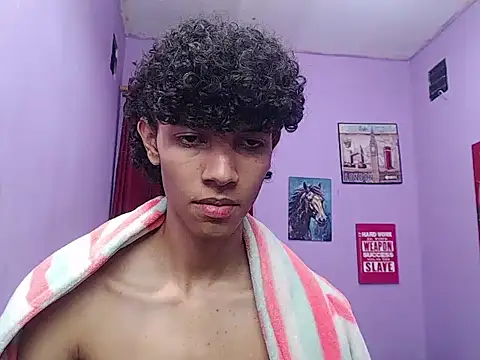 Snapshot of bigcock_twinks chatting on 02/25/26, 05:06 bigcock twinks online show from 02/25/26, 05:06