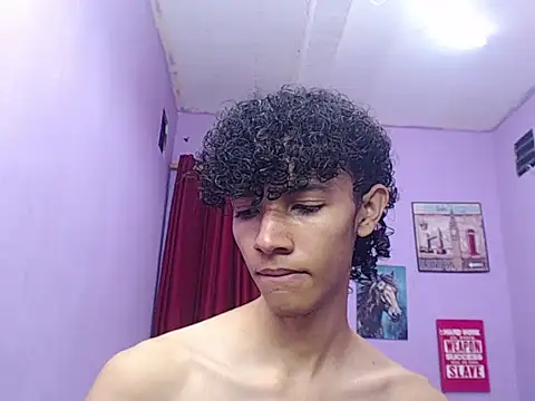 Snapshot of bigcock_twinks chatting on 02/27/26, 11:27 bigcock twinks online show from 02/27/26, 11:27