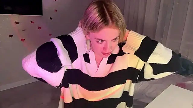 Snapshot of Between_Eeys chatting on 02/26/26, 03:11 Between Eeys online show from 02/26/26, 03:11