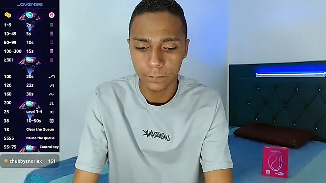 Snapshot of hotboyluxe chatting on 06/05/26, 08:14 hotboyluxe online show from 06/05/26, 08:14